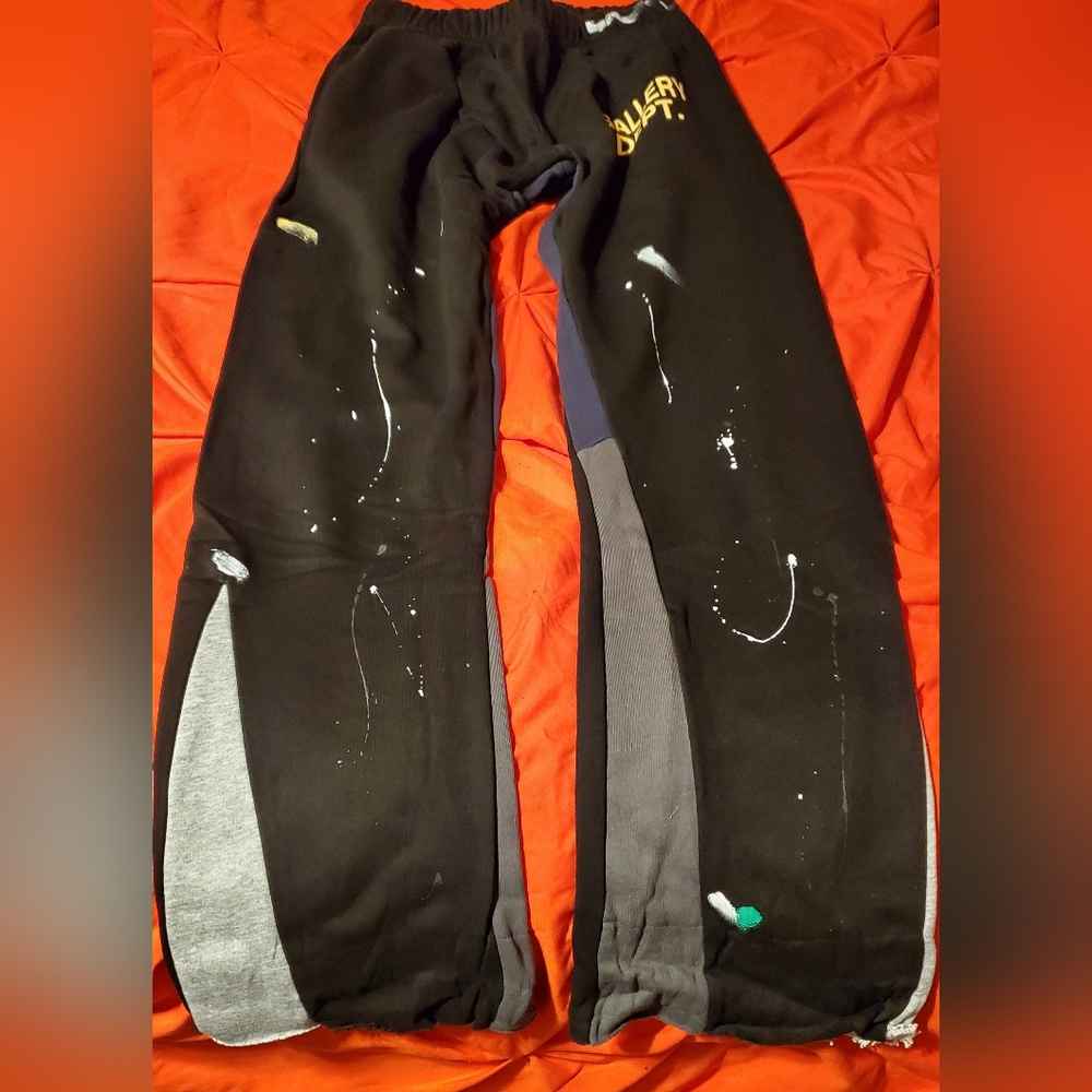 Gallery dept Paint Splatter Flaired bottom sweatpants size small-large